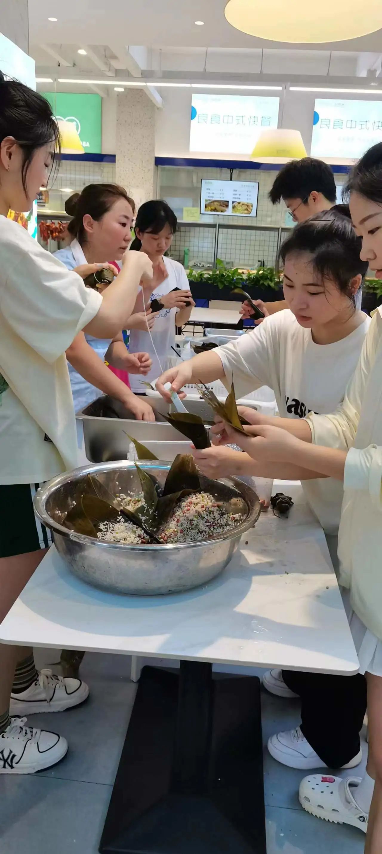 4b31db2d-a8e0-430a-bae3-6aa5c5f0750e